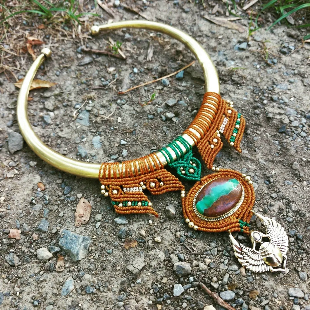 Torque Chrysoprase & Scarabée