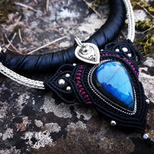 Charger l&#39;image dans la galerie, Torque argenté Labradorite &amp; maille Viking
