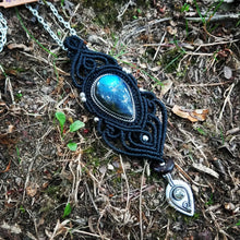 Charger l&#39;image dans la galerie, Talisman Labradorite argenté
