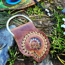 Charger l&#39;image dans la galerie, Coffret Talisman Ammonite &amp; Porte clefs
