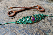 Charger l&#39;image dans la galerie, Bracelet vert macramé Améthyste
